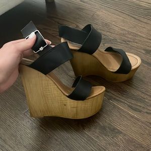 Steve Madden Baasil Black Leather Wooden Wedge Sandals